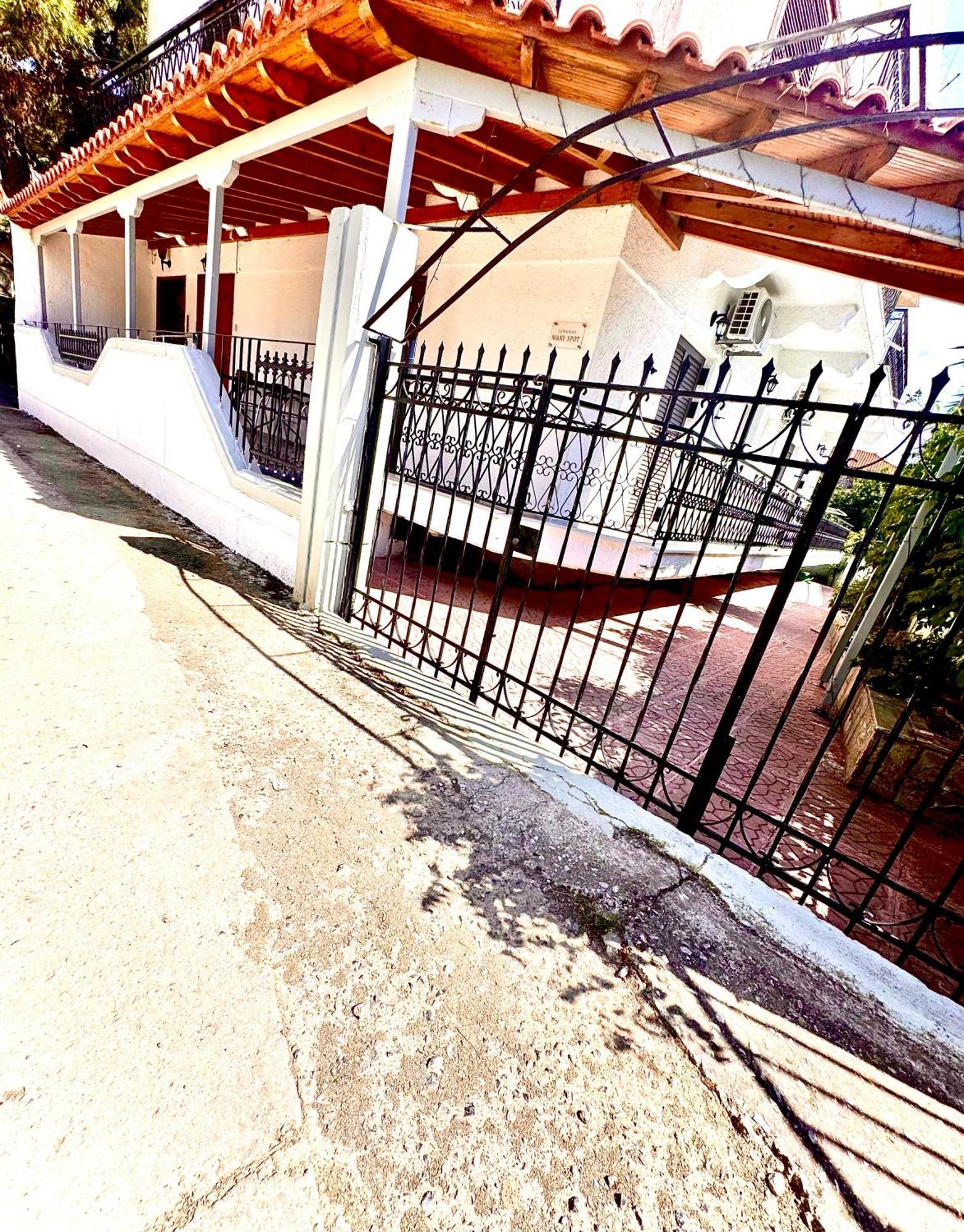Mani Spot Hotel Areopoli Exterior foto